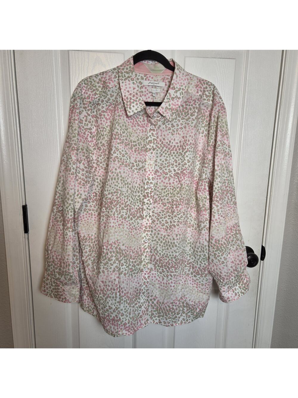 Foxcroft Shirt Womens 24W Pink Leopard Animal Print Wrinkle Free Button Down